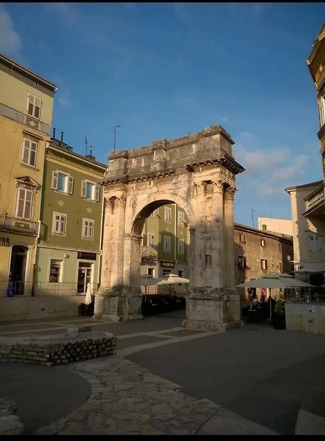 Studio Apartment City With Free Parking Pola